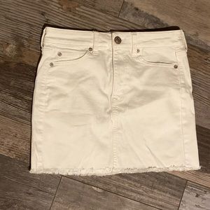 White American Eagle high waisted skirt